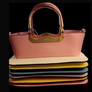 #ColorfulTotePurseWithZipper #BottomPartExtends #Stretchable #SassyPurses 👛🛍️